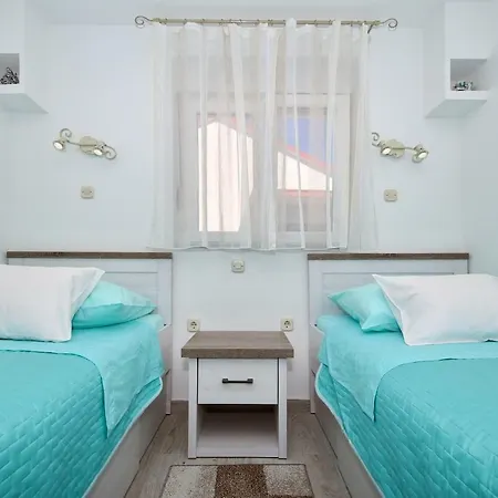 Nela Appartement *
